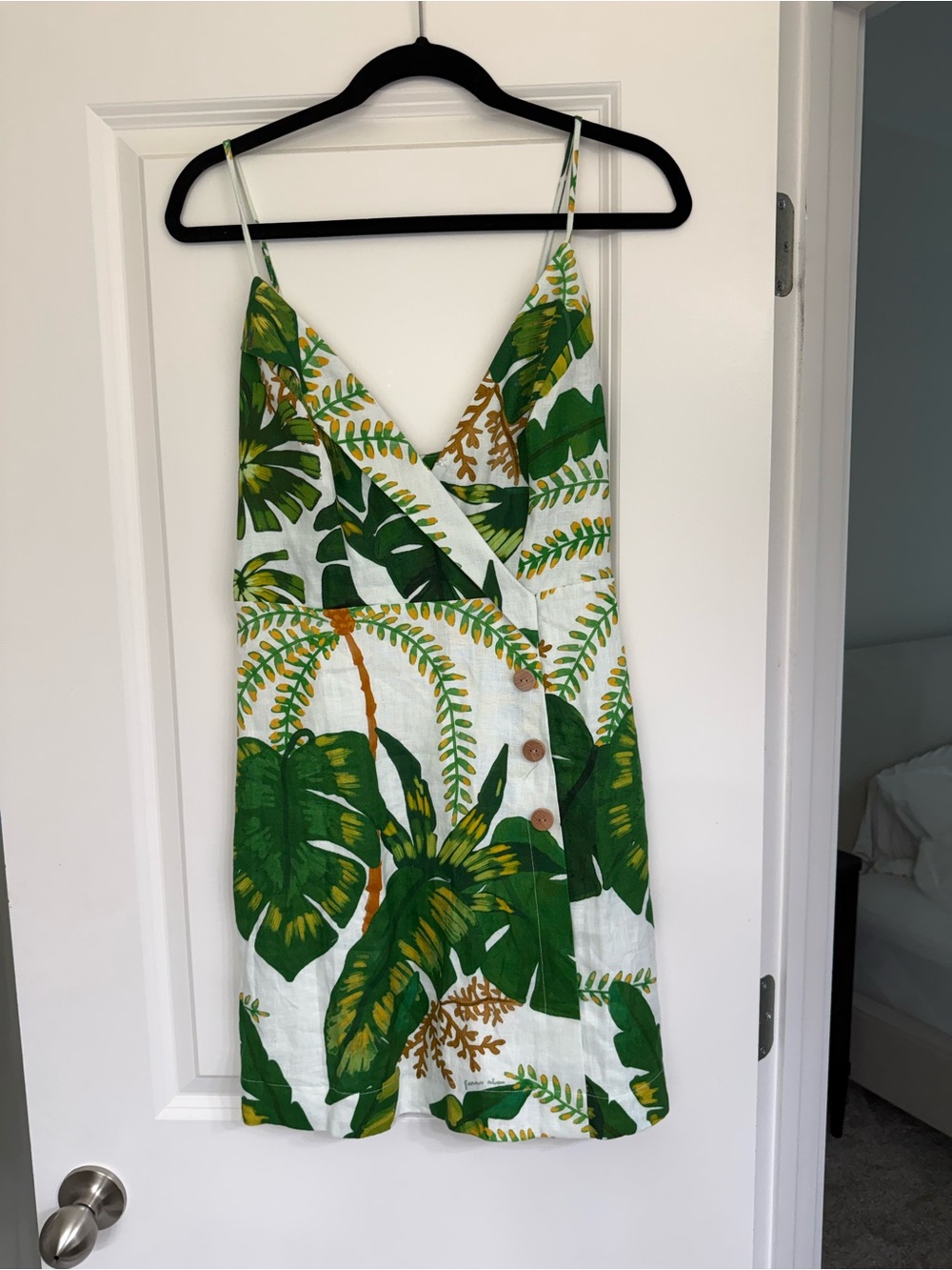 FARM Rio
Tropical Forest Linen Mini Dress - Picture 4 of 6